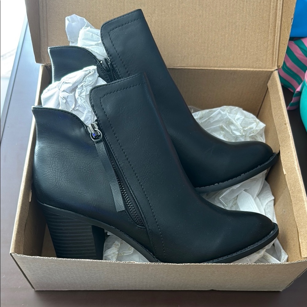 Elegant Black Ankle Boots